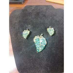 Vintage Strawberry Shaped Blue Green Pin/Brooch Matching Clipon Earrings Golden
